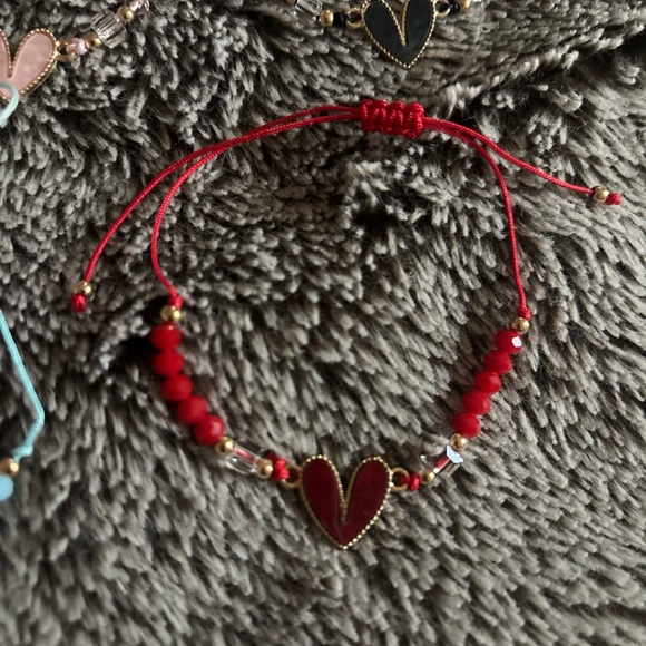 set of 6 heart bracelets - Picture 7 of 7